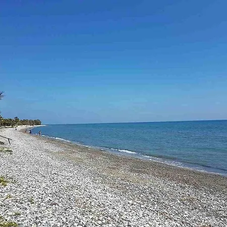 Holiday House On The Beach Meneou