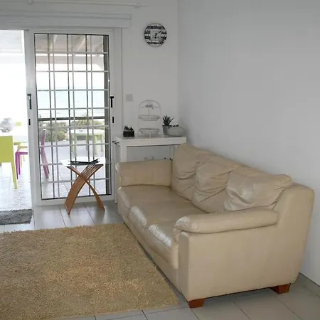 בית נופש Holiday House On The Beach *